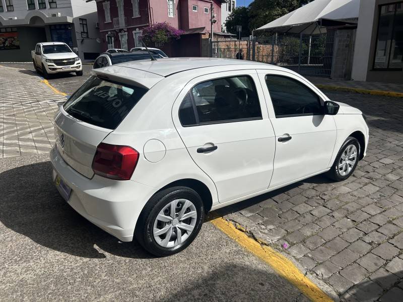 VOLKSWAGEN - GOL - 2022/2023 - Branca - Sob Consulta