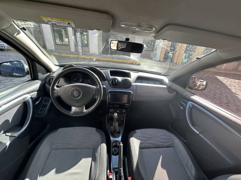RENAULT - DUSTER - 2013/2014 - Preta - Sob Consulta