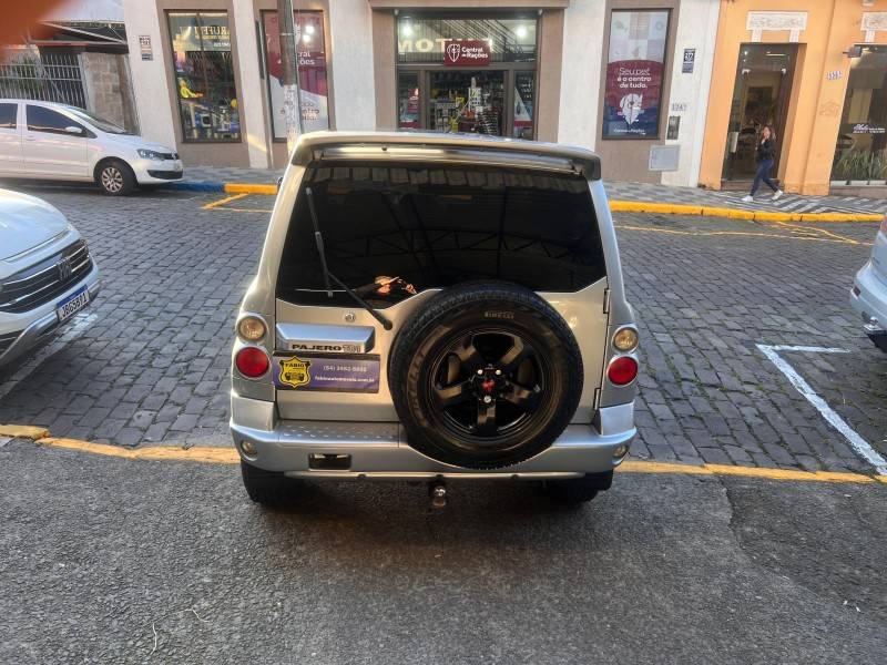 MITSUBISHI - PAJERO TR4 - 2008/2008 - Prata - Sob Consulta