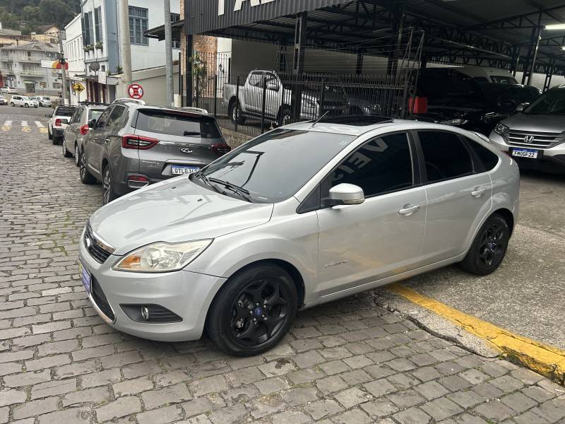 FORD - FOCUS - 2012/2013 - Prata - Sob Consulta