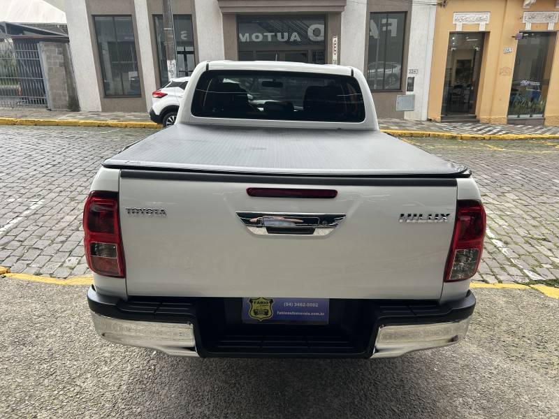 TOYOTA - HILUX - 2020/2020 - Branca - Sob Consulta