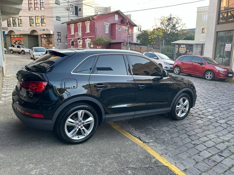 AUDI - Q3 - 2018/2018 - Preta - Sob Consulta