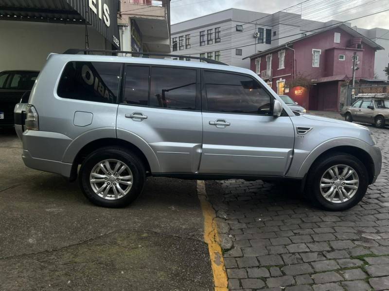 MITSUBISHI - PAJERO FULL - 2018/2018 - Prata - R$ 199.000,00