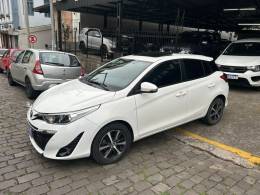 TOYOTA - YARIS - 2022/2022 - Branca - Sob Consulta