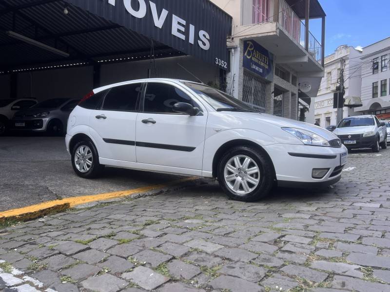 FORD - FOCUS - 2008/2008 - Branca - Sob Consulta
