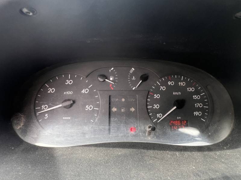 RENAULT - MASTER - 2006/2007 - Branca - R$ 85.000,00