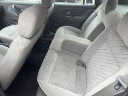 VOLKSWAGEN - SANTANA - 2004/2004 - Preta - Sob Consulta