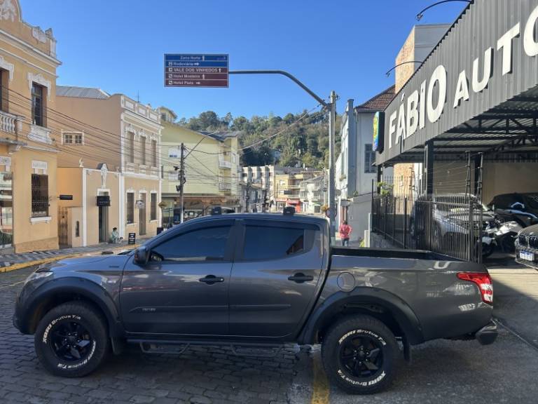 MITSUBISHI - L200 TRITON - 2020/2021 - Cinza - Sob Consulta
