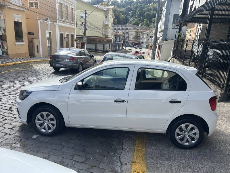 VOLKSWAGEN - GOL - 2022/2023 - Branca - Sob Consulta