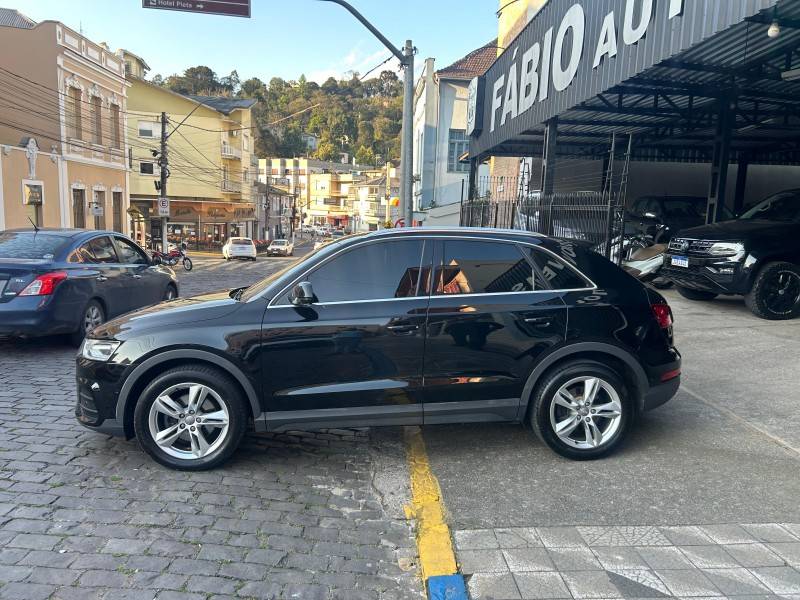 AUDI - Q3 - 2018/2018 - Preta - Sob Consulta